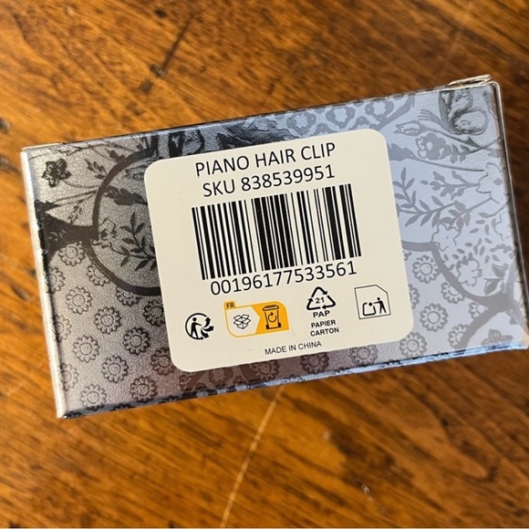 Taylor Swift Acoustic Piano Floral Hair Claw Clip - Picture 3 of 3